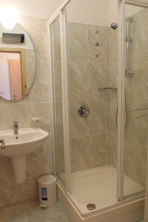 apartmány Marco Shipping Ceske Budejovice Pokoj fotografie